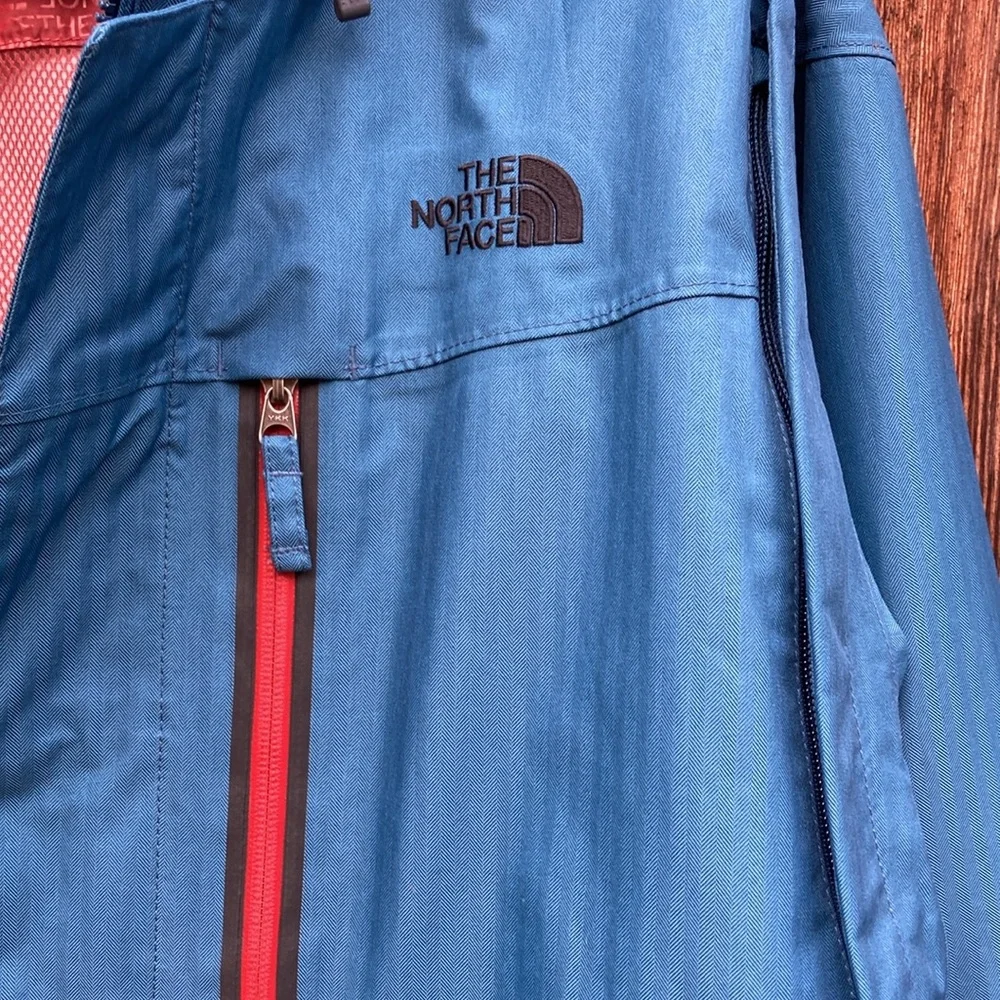 The North Face Men’s outdoor ski jacket size XL blue